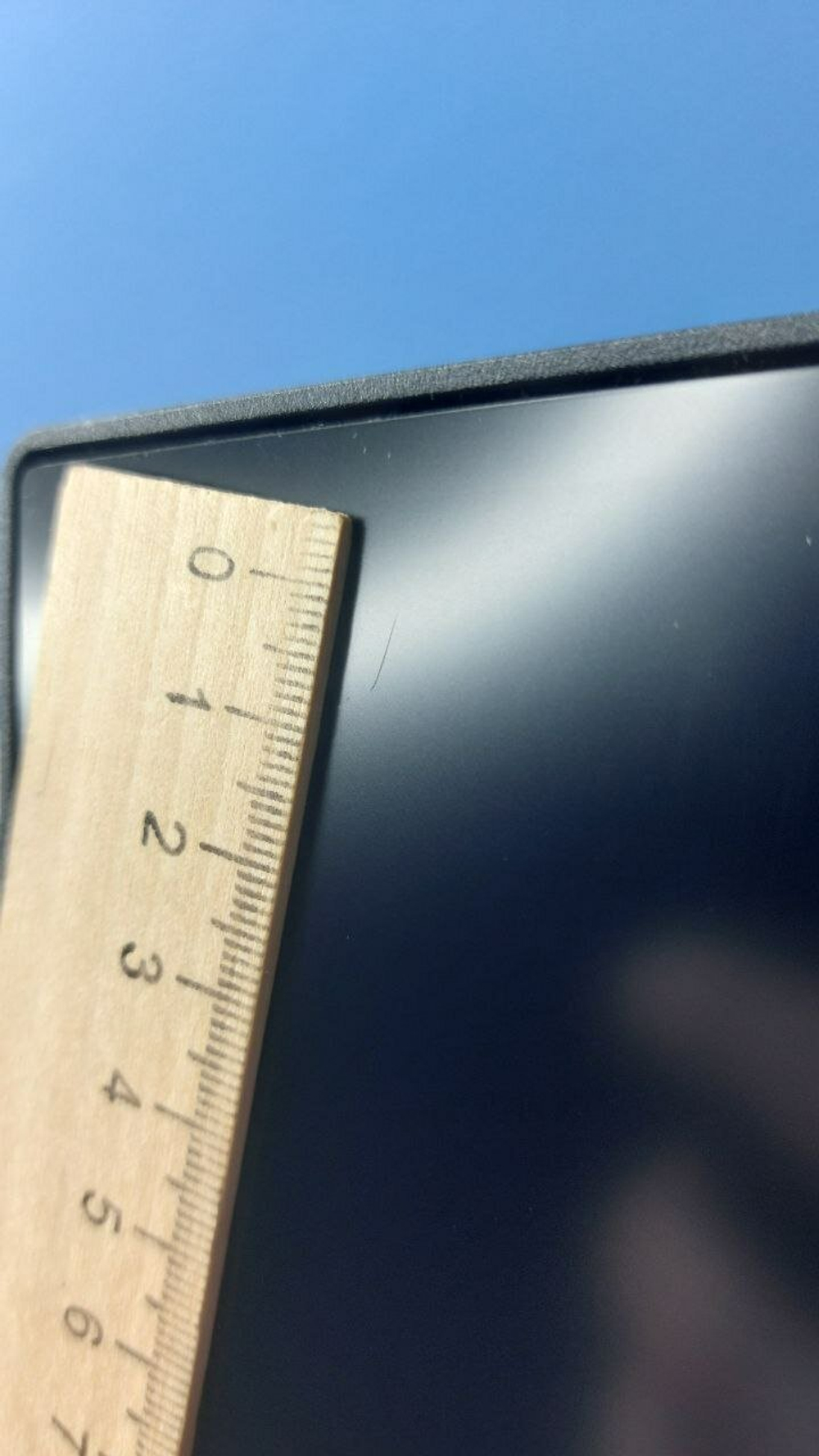 Монитор LG 31.5" 32BN67U-B IPS 4K черный. мелкая царапина на экране