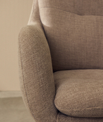 Поворотное кресло Lexa из бежевой синели с бежевыми ножками