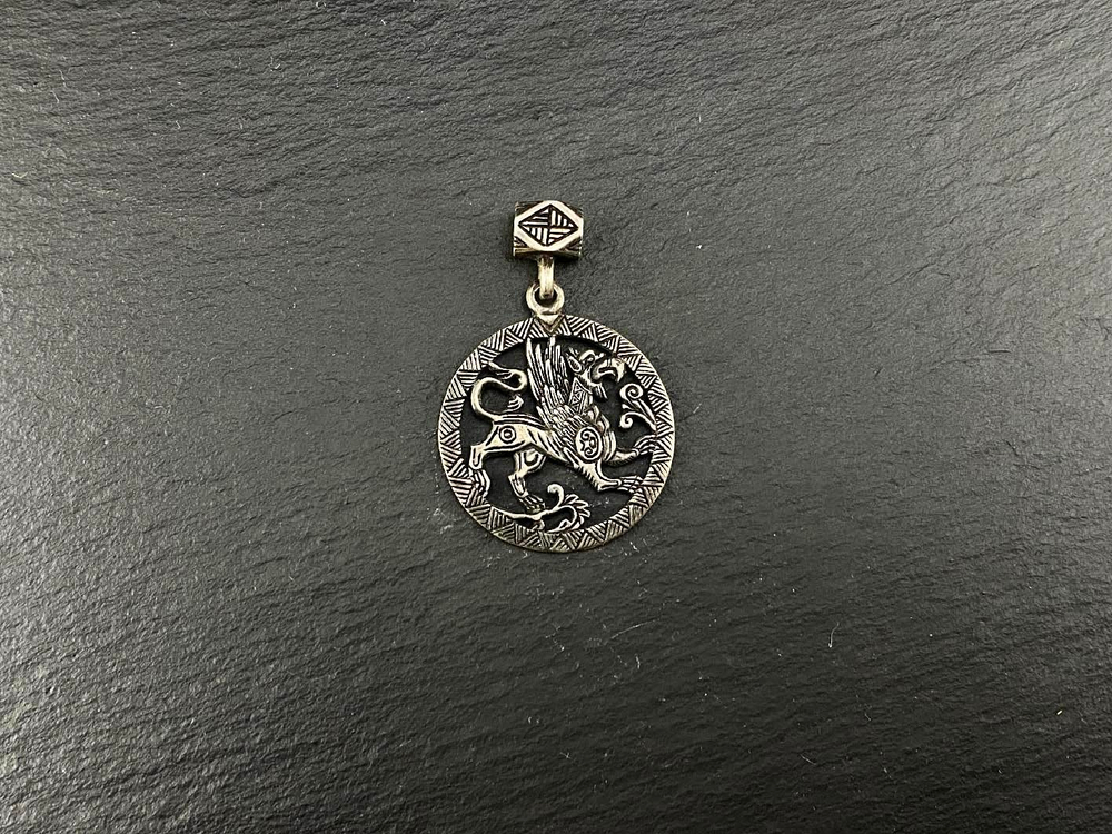 Подвеска. Грифон Суздальский