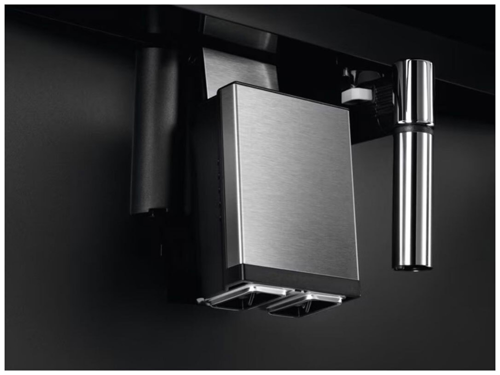 Встраиваемая кофемашина Electrolux KBC85Z