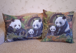 Декоративный гобеленовый чехол Панды 47х47