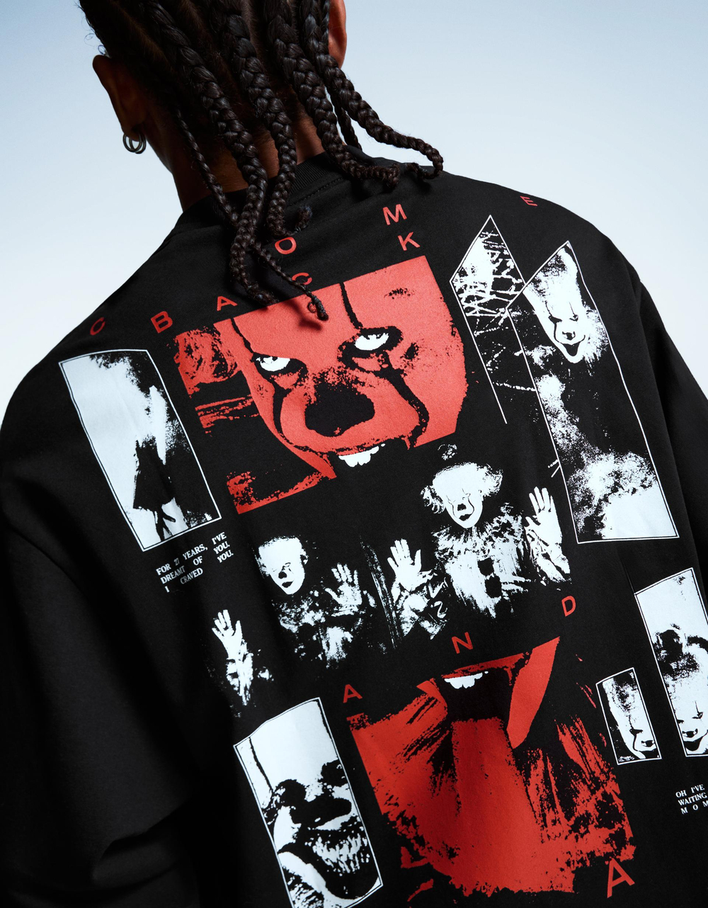 BERSHKA Лонгслив с принтом It, черный