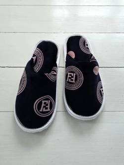 Велюровые тапочки