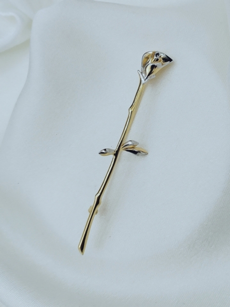 "Чайная роза" брошь в золотом покрытии из коллекции "Фаворитка" от Jenavi с замком булавка