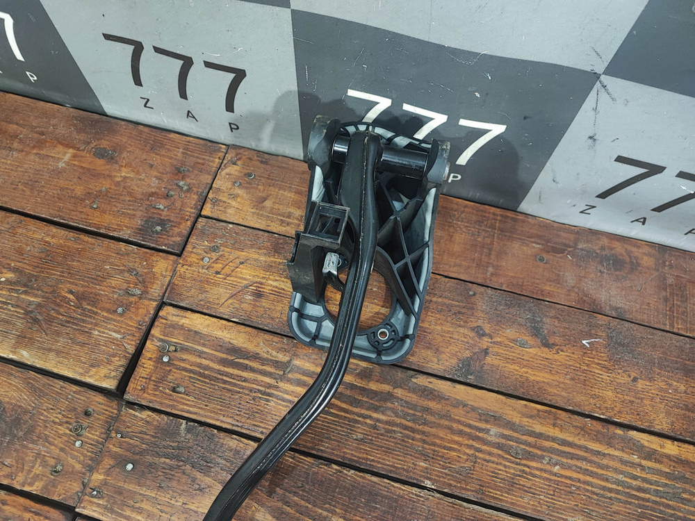 Педаль тормоза Mercedes C-Class (W205) 14-23 Б/У Оригинал A2052900800