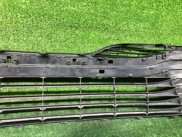 Решетка переднего бампера Toyota Camry xv70 17-21