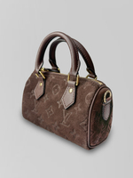 Сумочка M81085 замшевая на коротких ручках с ремешком в комплекте