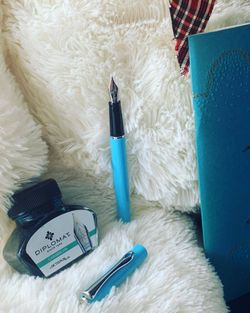 Перьевая ручка Diplomat Traveller Lumi blue M (D20001070) 6