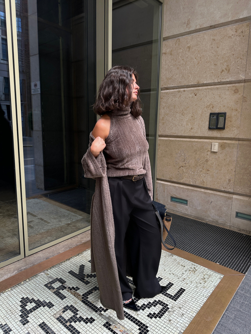 Накидка из пушистого трикотажа коричневая