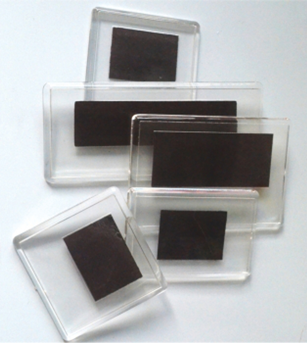 Акриловый магнит на холодильник с фото