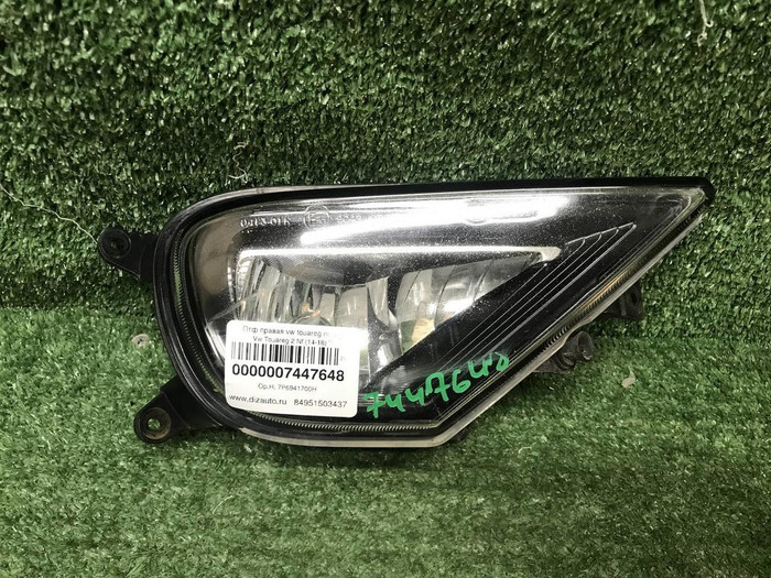 ПТФ правая VW Touareg NF (2014-2018)