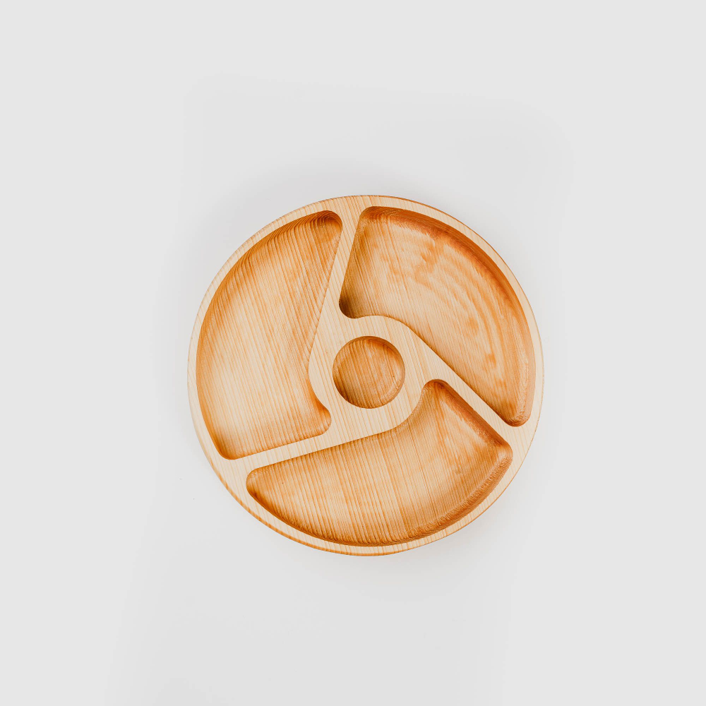 Деревянная менажница с 4 отсеками из кедра