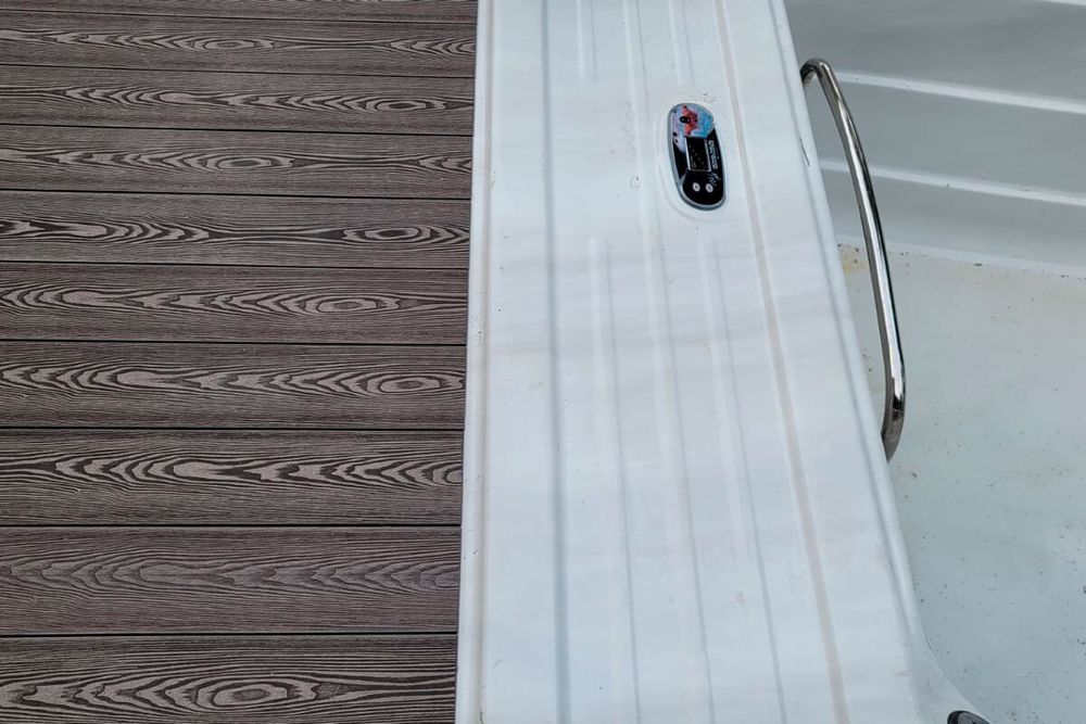 Палубная доска полнотелая из ДПК марки HOLZHOF Solid, 150x18, длина 600 см, Венге (Шоколад)