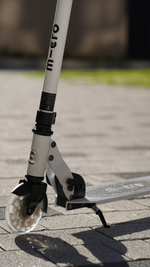 Самокат Micro Sprite Glow (светится в темноте) LED, белый