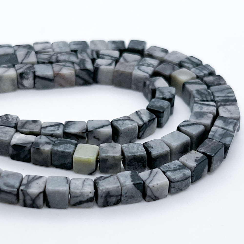 "Яшма паутина" бусины (мрамор), размер около 4-4,2 мм, цена за 45-46 шт (1/2 нити)