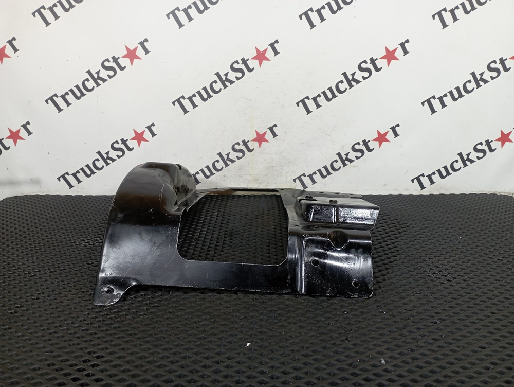 Кронштейн фары правой