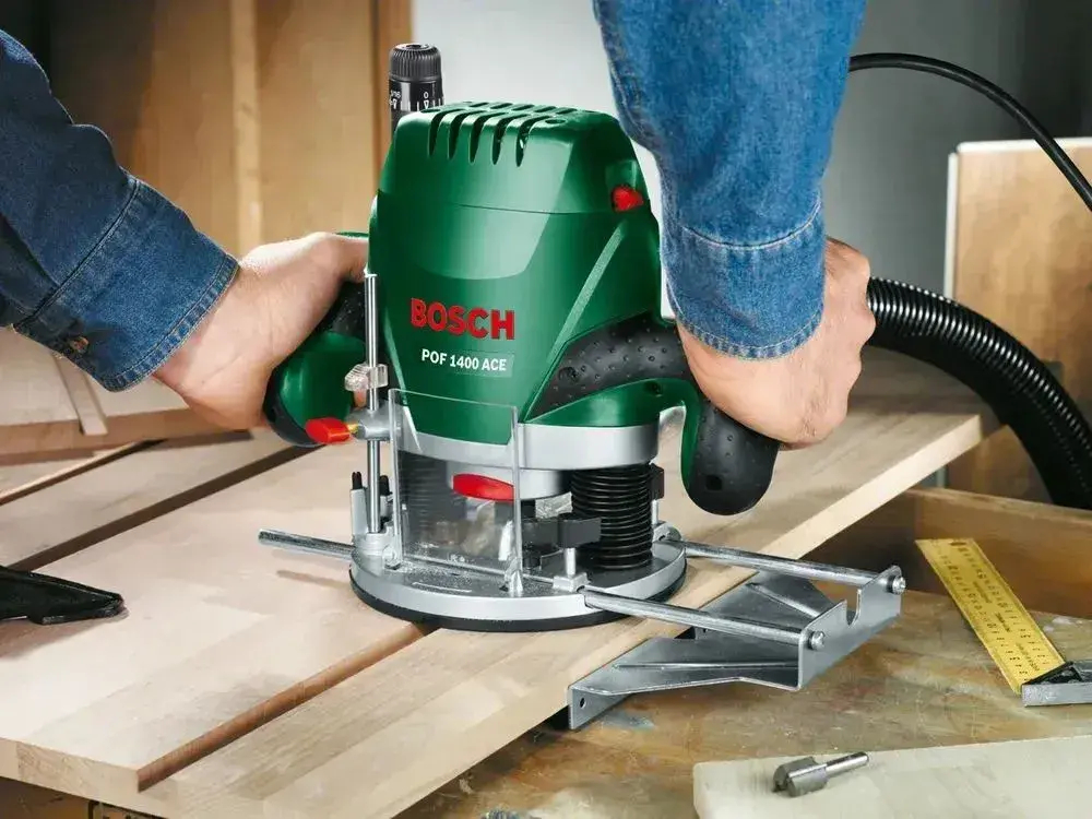 Фрезерная машина вертикальная сетевая Bosch POF 1400 ACE, 28000 об/мин, 1400 Вт, 10 мм, 060326C820