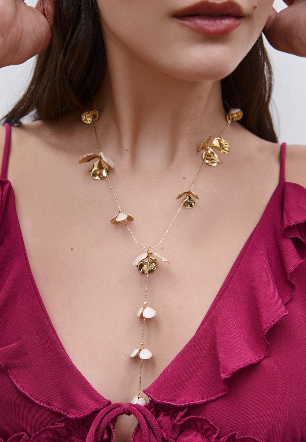 STRADIVARIUS Ожерелье-лариат с цветком, экрю