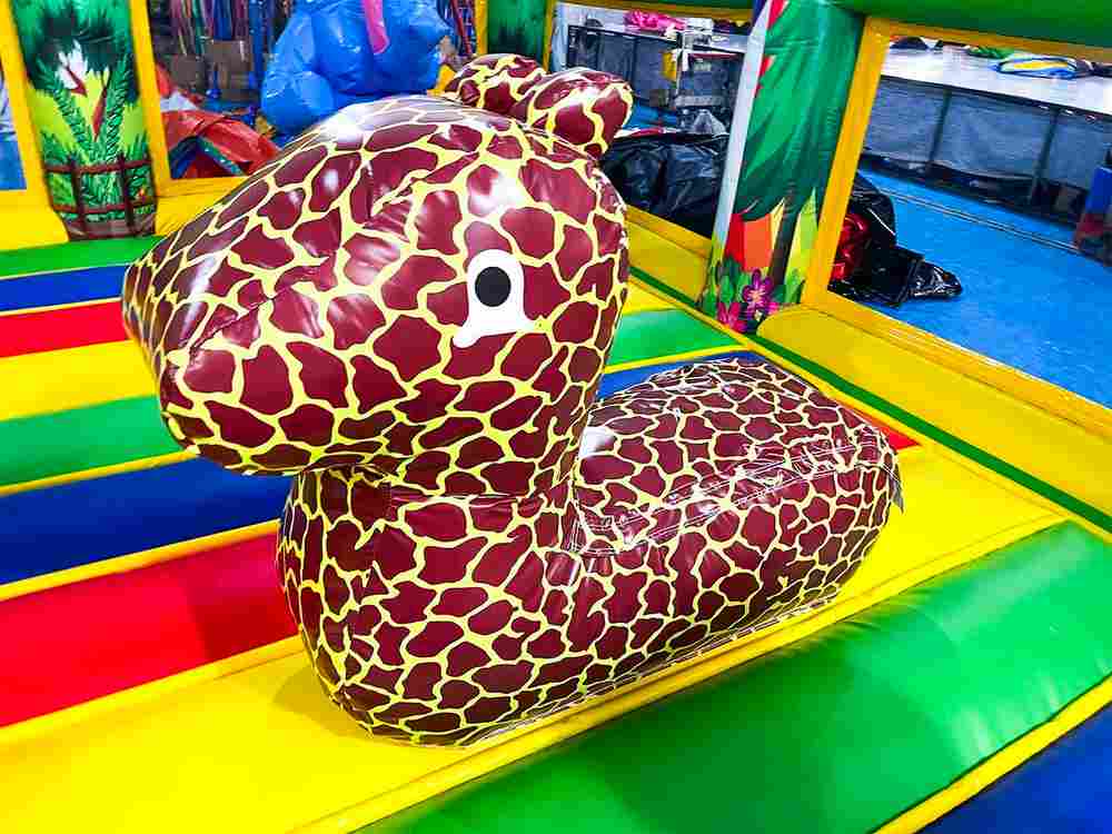 Коммерческий надувной батут «Зверята на радуге», без горки, 7*5*2,8 м