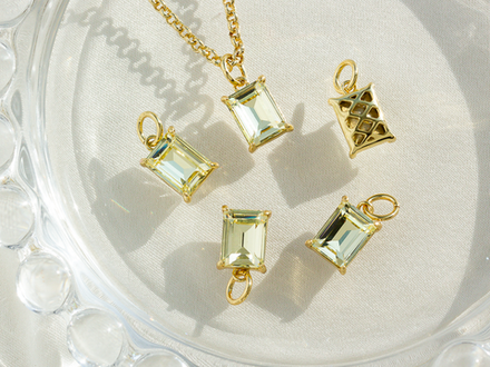 Подвеска прямоугольная 10мм, с желтым кристаллом