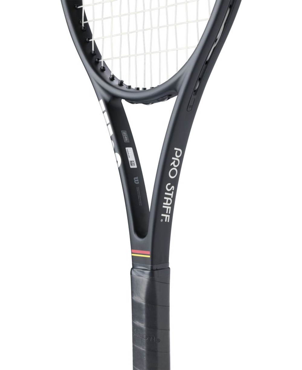 Теннисная ракетка Wilson Pro Staff 97L Classic - black + струны