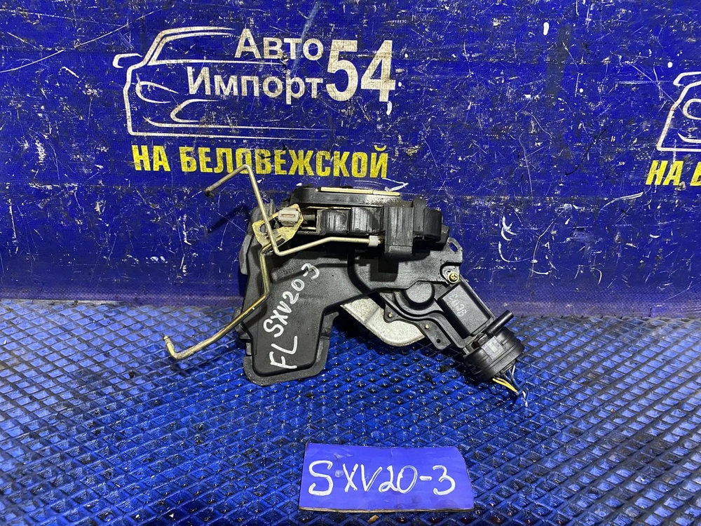 Замок двери передней левой TOYOTA CAMRY GRACIA 1999