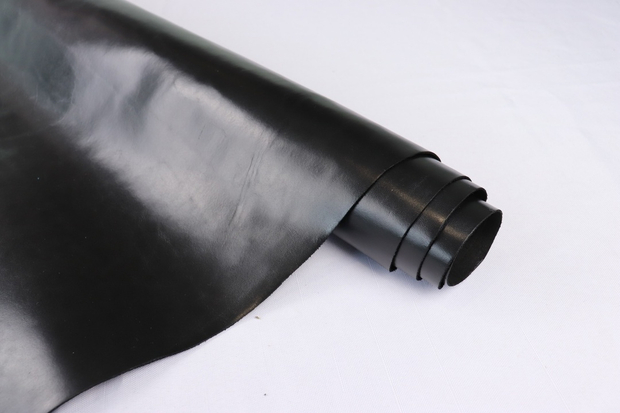 1,8-2,2 Юфть черная с финишным покрытием