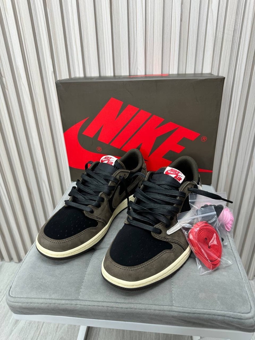 Кеды Nike Air Jordan & Travis Scott