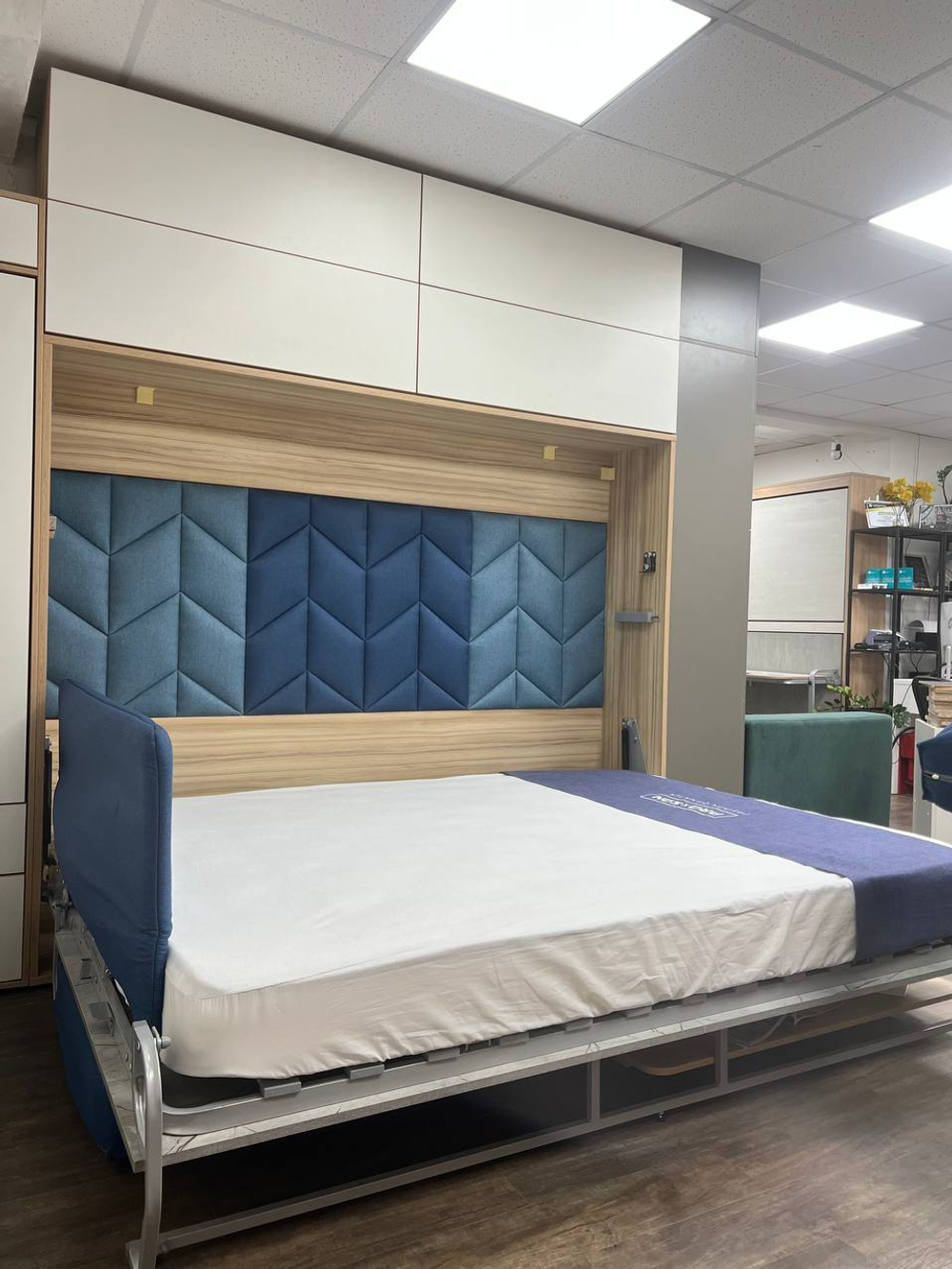 Механизм шкаф-кровати со столом и диваном Бильбао