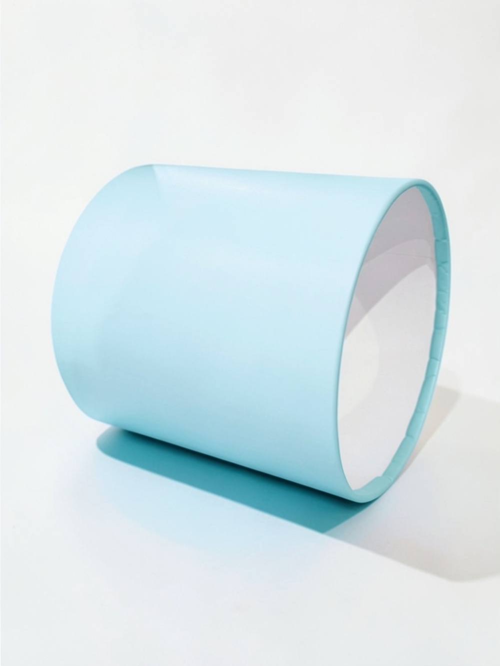 Бюджетная шляпные коробка с завальцовкой без крышки(ламинированая бумага) .Цвет; Нежно голубой.