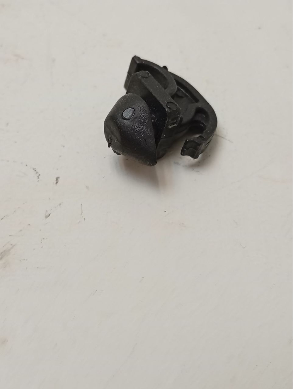 WAE20443OE кт16 Фиксатор верхней крышки стиральной машины Bosch 167581 б/у