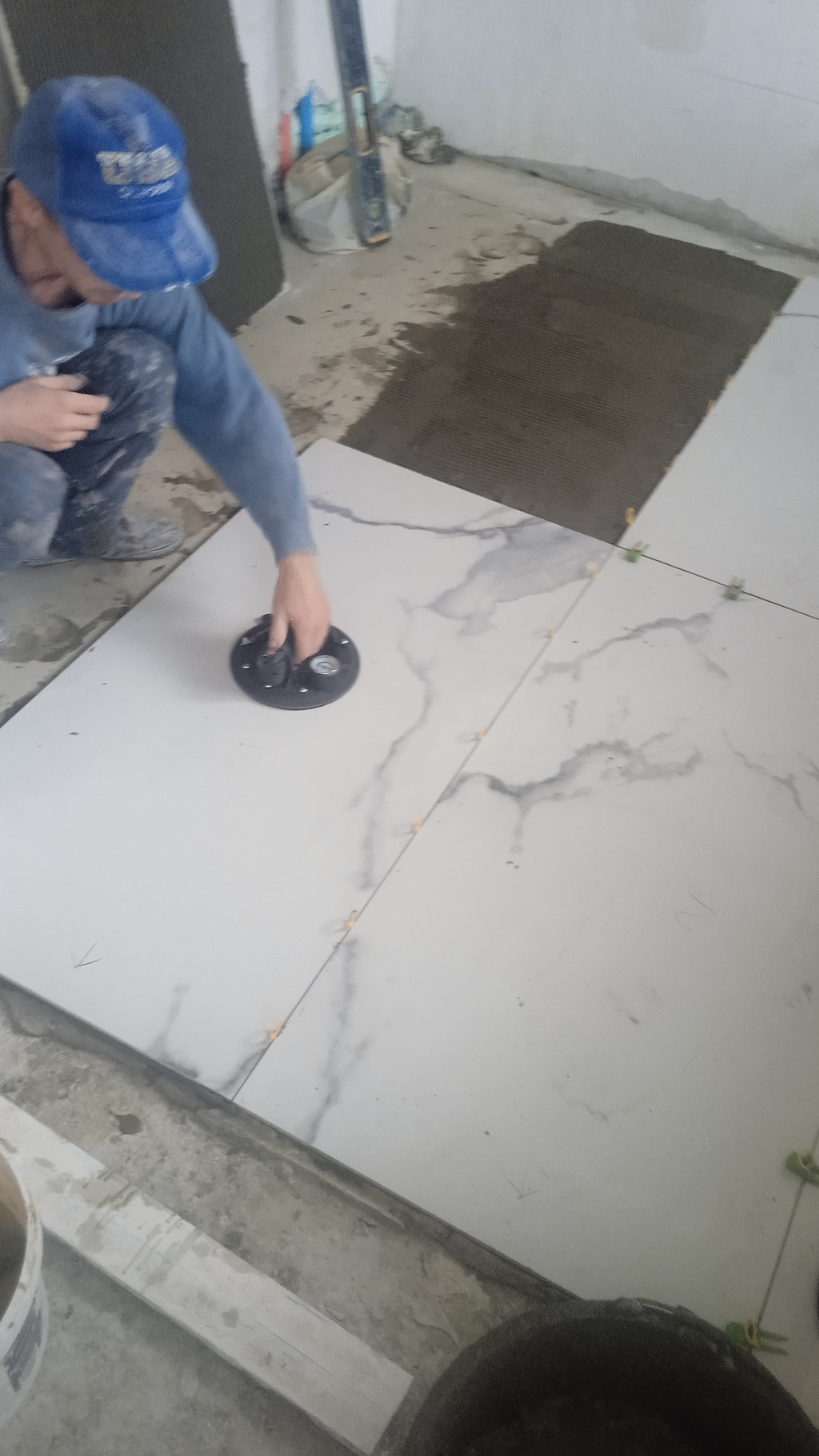 Облицовка керамогранитом пола