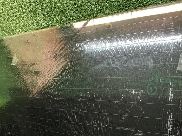 Стекло крышки багажника Mercedes G W463 (08-18)