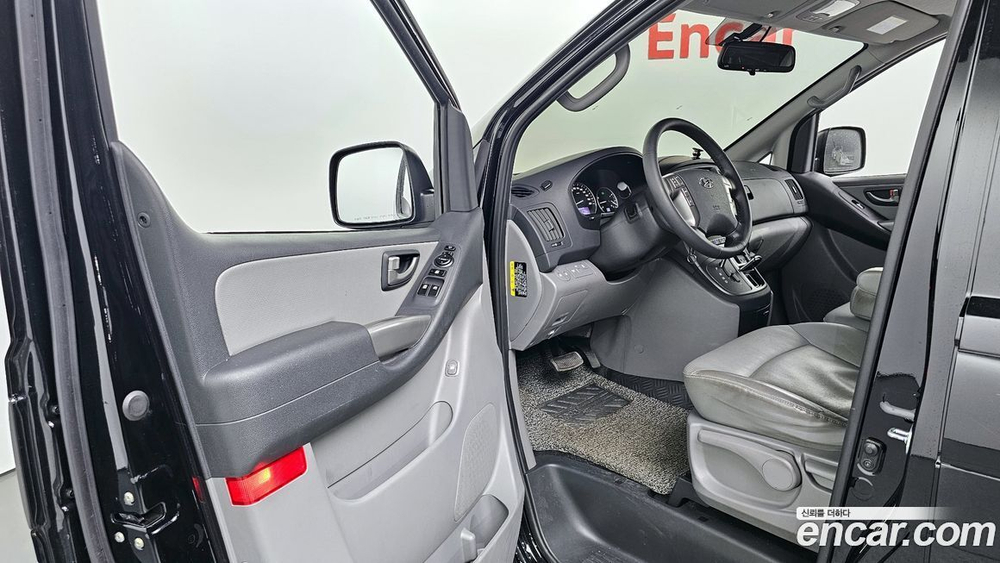 Hyundai The New Grand Starex Van 3-х местный (02.2021)