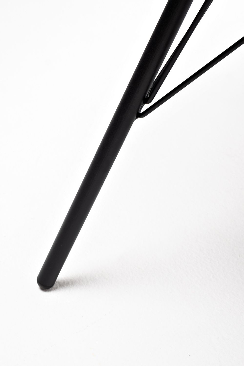 "Конте" интерьерный стол из HPL круглый Ø70см, цвет "серый гранит"