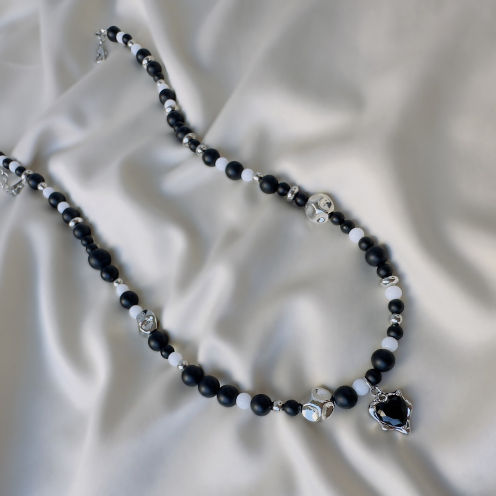 Колье-чокер «Гармония инь и ян»