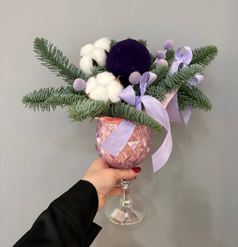 Композиция "Поднимем бокалы" Композиция "Поднимем бокалы"