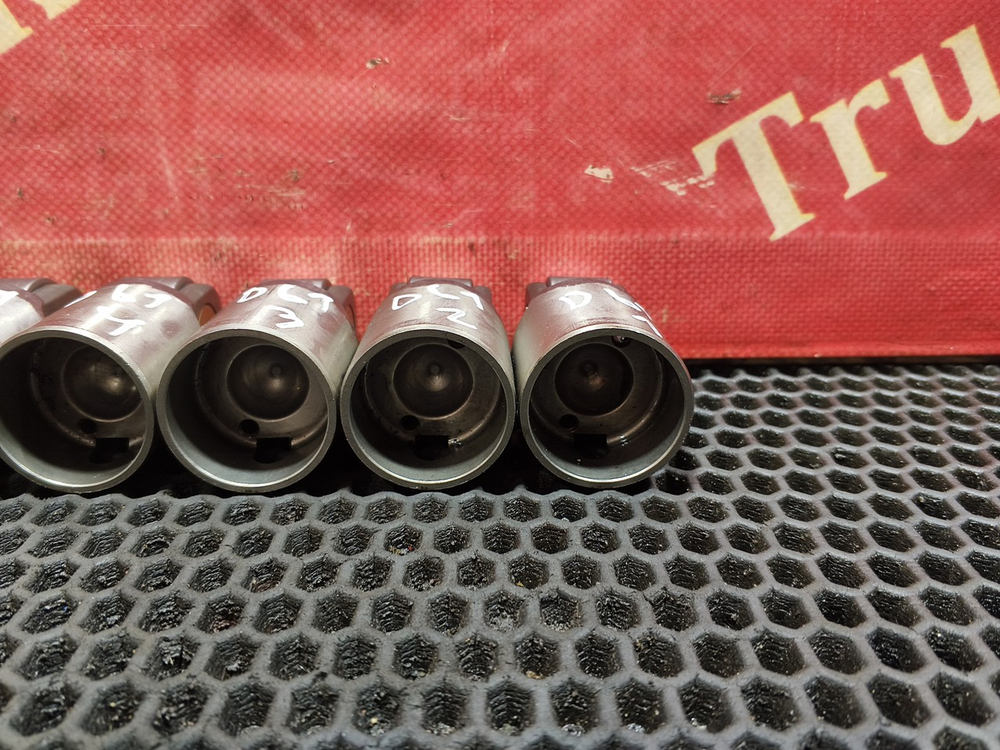 Комплект толкателей выпускного клапана