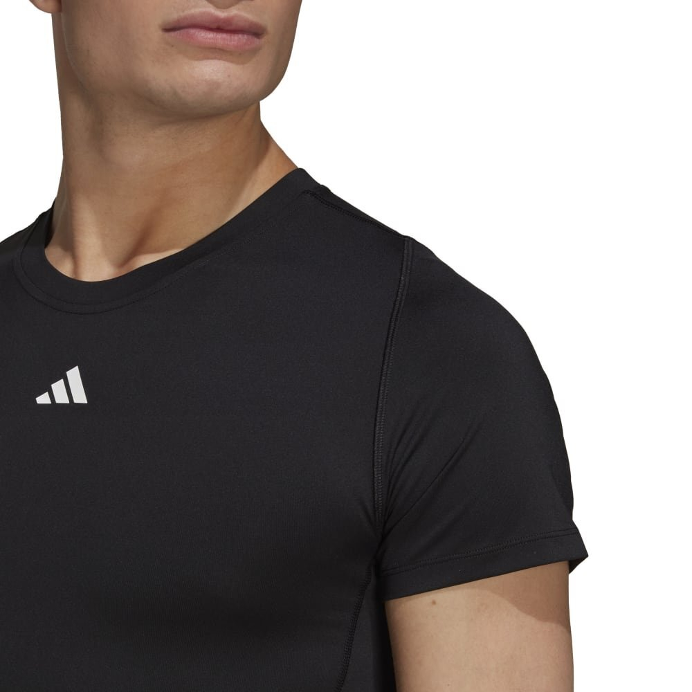Баскетбольная футболка adidas Techfit Training Tee Black