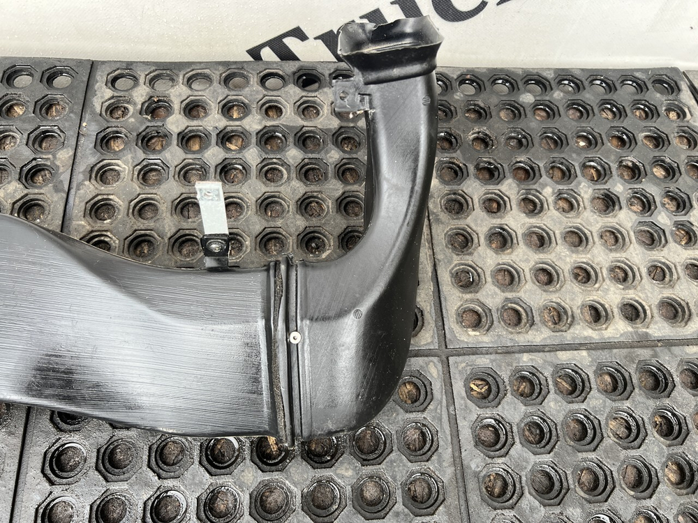 Воздуховод отопителя