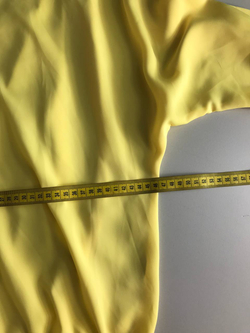 Блузка Lalis красивого цвета, визуально на 46 размер