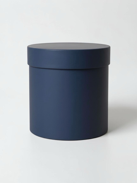 Плотная шляпная коробка с крышкой без лент. Цвет; Темно синий.