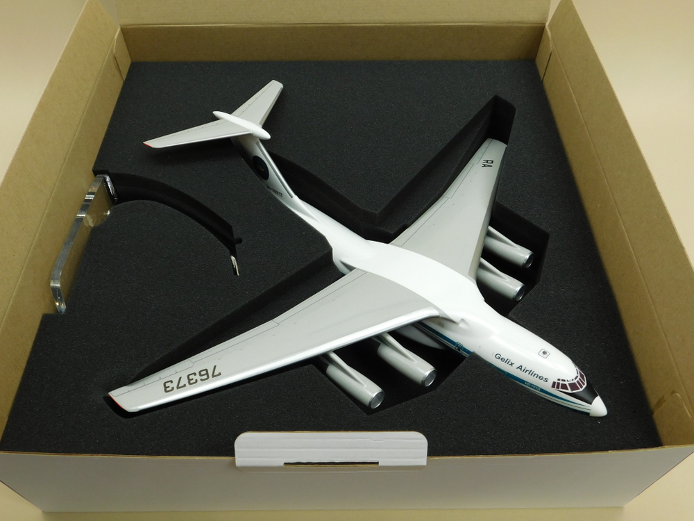 Модель самолета Ил-76ТД (М1:100 Геликс) с шасси