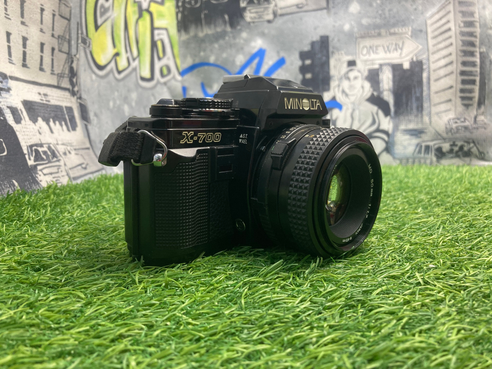 Minolta X-700 + Minolta MD 50mm 1.7