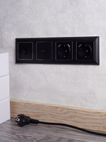 BRITE Рамка 4-местная РУ-4-Бр хром/черный IEK