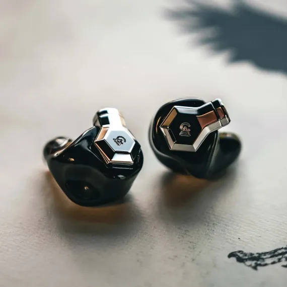 Campfire Audio Ponderosa Deluxe Universal Black