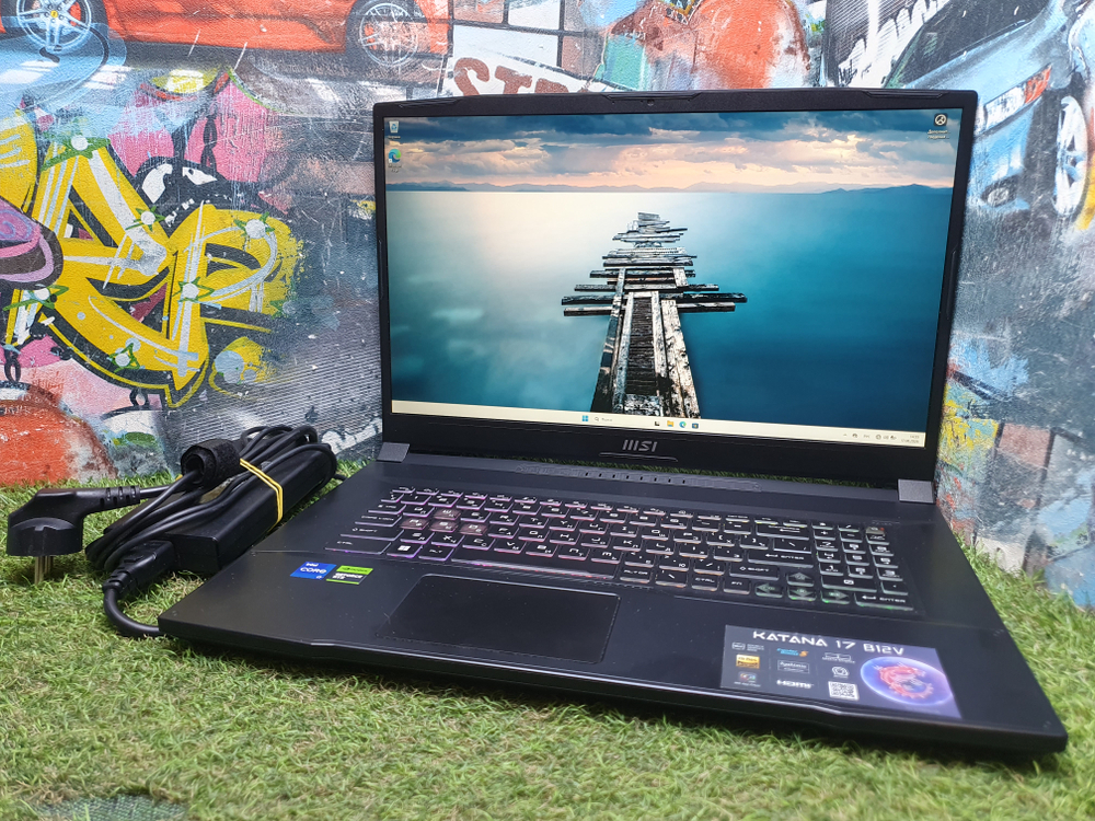 игровой MSI i7-12/16Gb/RTX 4050 6Gb/FHD/144Hz/GF76 Katana 17 B12VEK-267XRU