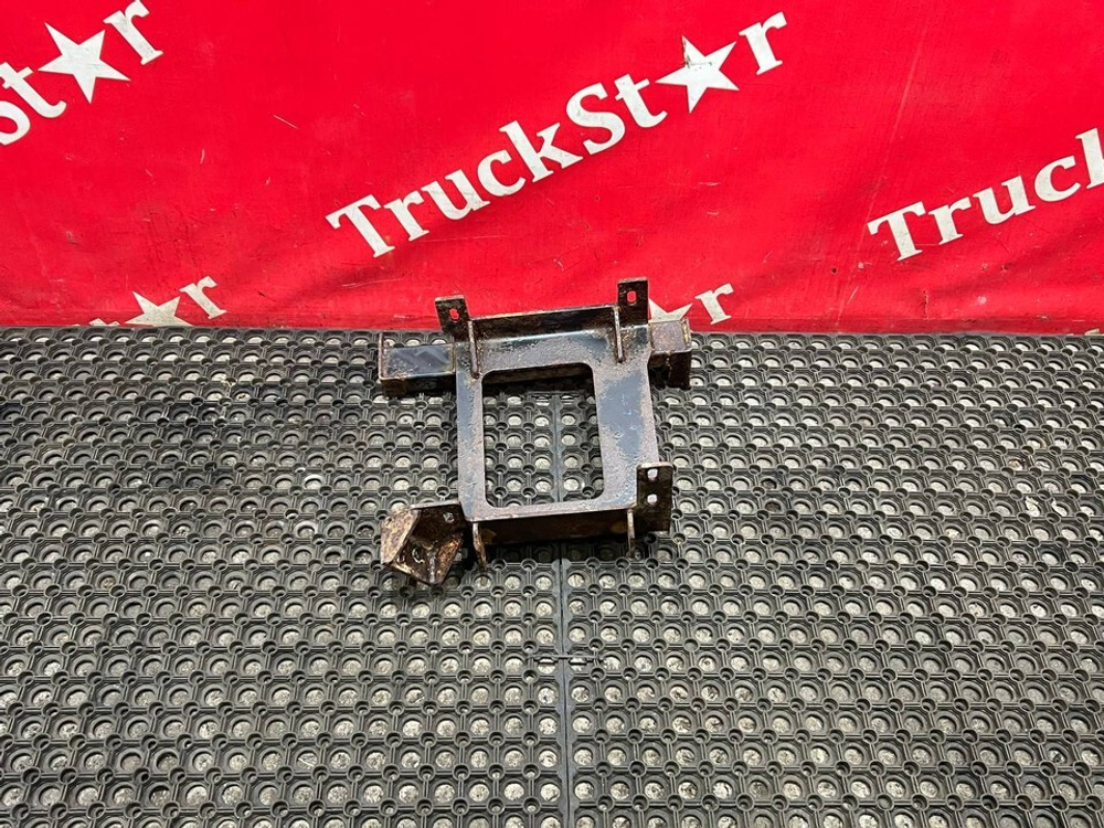 Кронштейн корпуса подножек левый