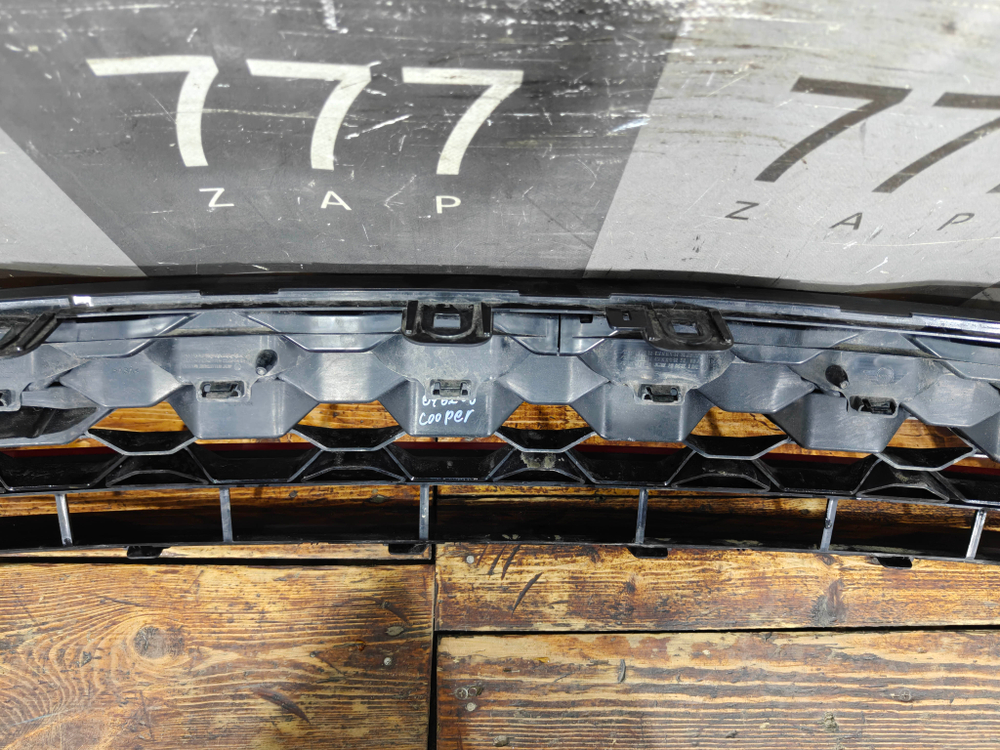 Решетка радиатора JCW Mini Countryman 2 (F60) 16-24 Б/У Оригинал 51135A1A149