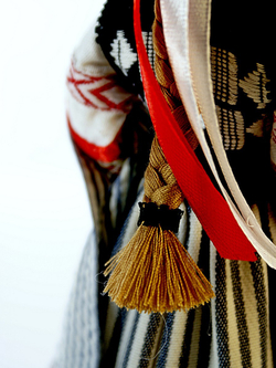 Кукла фарфоровая Литовка в национальном костюме